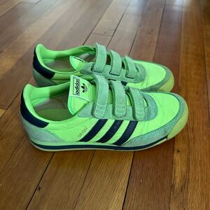Adidas Orion sz 6w/4.5y